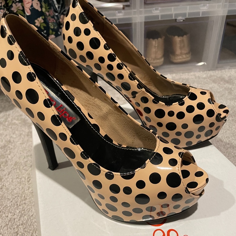 Polka dot pumps